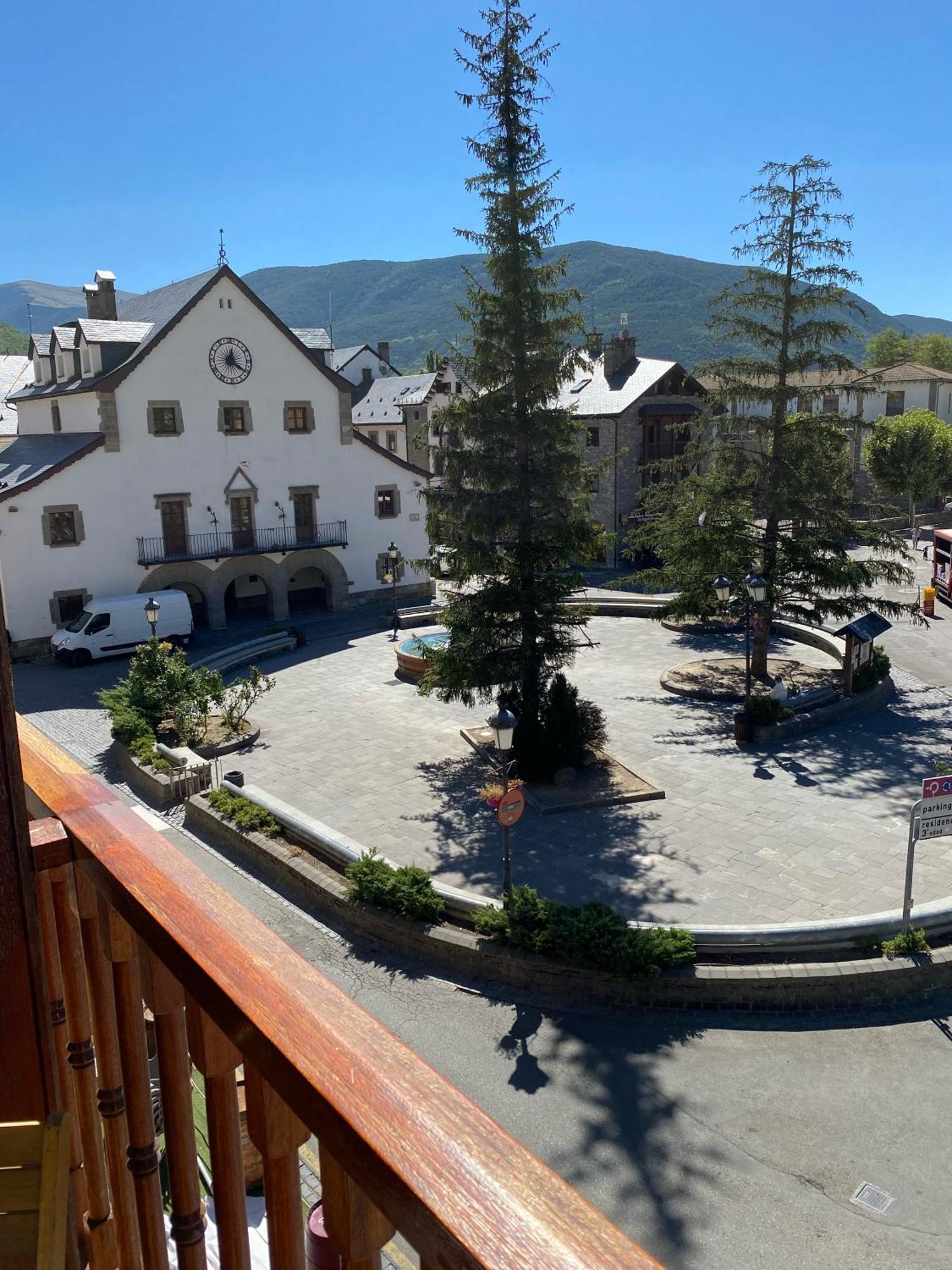 Plaza Centro Apartment Biescas  Exterior photo
